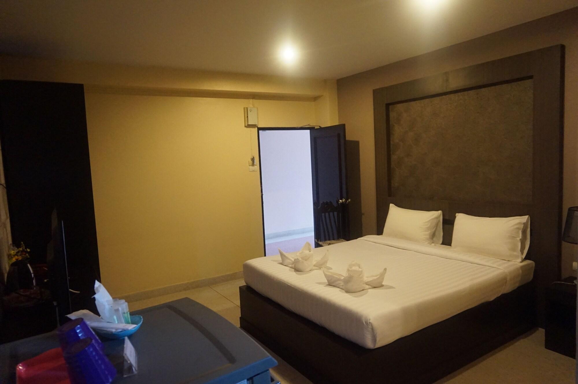 Metro Residence Surin Εξωτερικό φωτογραφία